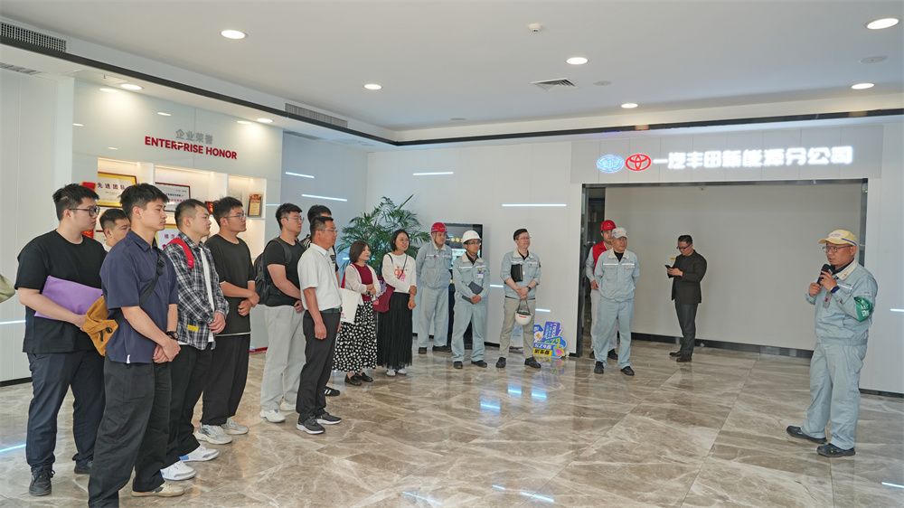 https://news.tute.edu.cn/__local/6/01/91/28430B010A02DED28C005F87C1E_D1807083_168EC.jpg https://news.tute.edu.cn/__local/6/01/91/28430B010A02DED28C005F87C1E_D1807083_168EC.jpg