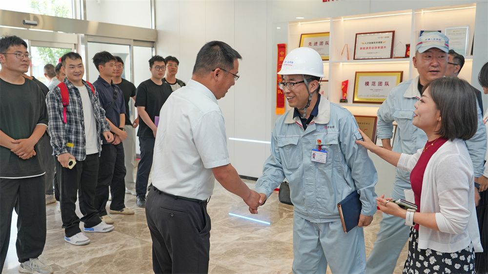 https://news.tute.edu.cn/__local/D/EF/3F/1D871C7188C99E7EB03FF687A1C_41061896_18AF3.jpg https://news.tute.edu.cn/__local/D/EF/3F/1D871C7188C99E7EB03FF687A1C_41061896_18AF3.jpg